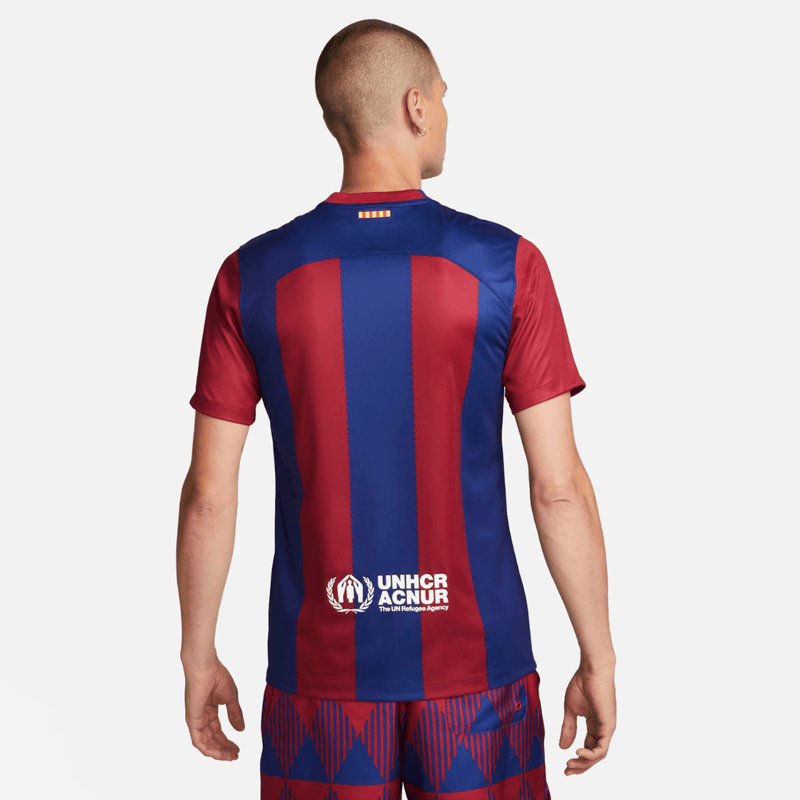 camisa-barcelona-1-i-home-2024-24-25-torcedor-nike-vermelho-azul-masculina-messi-neymar-yamal-futebol-champions